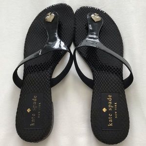 KATE SPADE- SZ 7B Black textured leather sandal